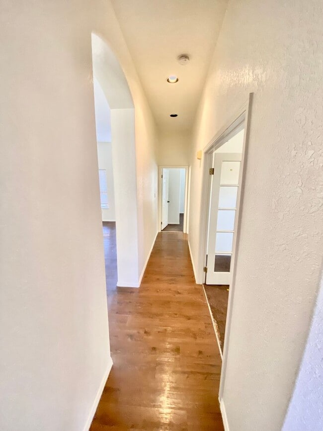 Building Photo - Make yourself at home in this delightful Bakersfield Single-family home, with 3 bedrooms + studio...