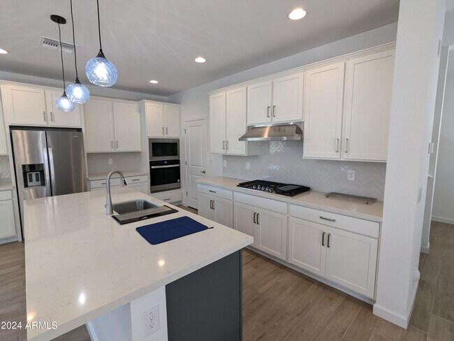 Building Photo - 2207 W Paso Trl