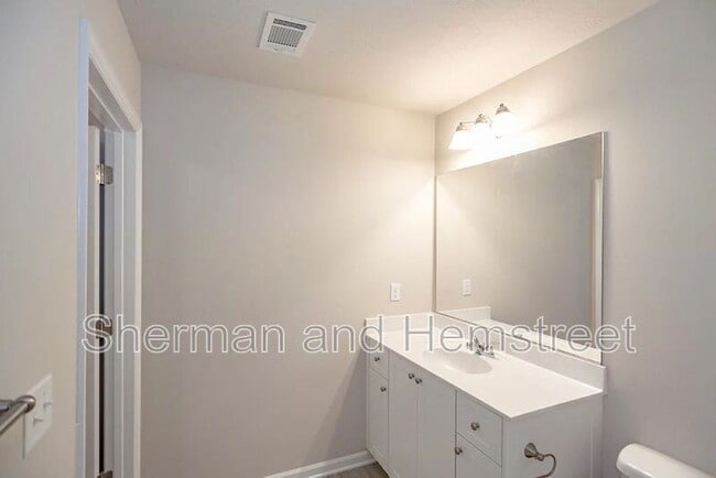 Building Photo - 904 Joiner Cir