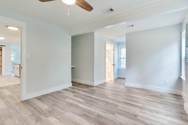 Building Photo - 129 Sioux Trail