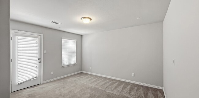 Building Photo - 5518 Liberty Dr