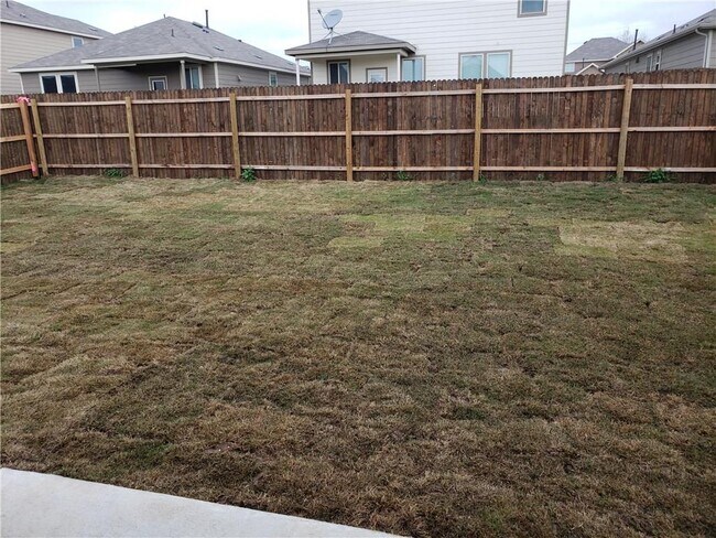 Building Photo - 1105 Cliffbrake Wy