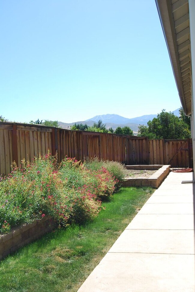 Building Photo - Single Level in Damonte Ranch