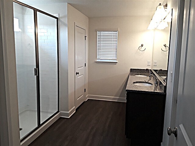 Building Photo - 521 Pine Terrace Dr