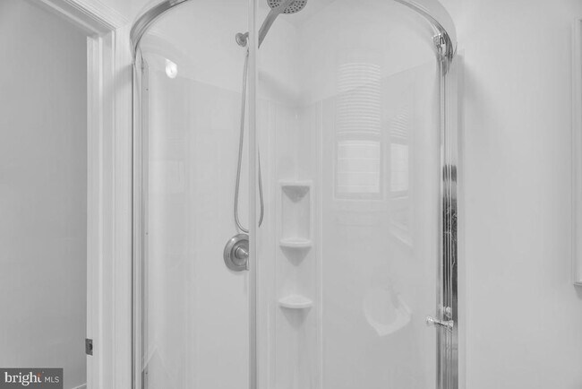 Building Photo - 3227 Chatham St