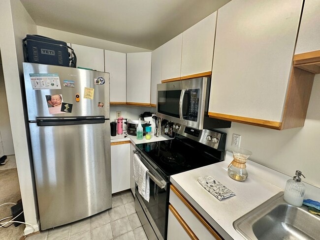 Building Photo - Château Living in this Dupont Circle Delightful Studio- Blocks from the Metro!