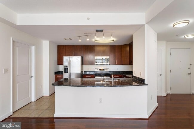 Building Photo - 157 Fleet St