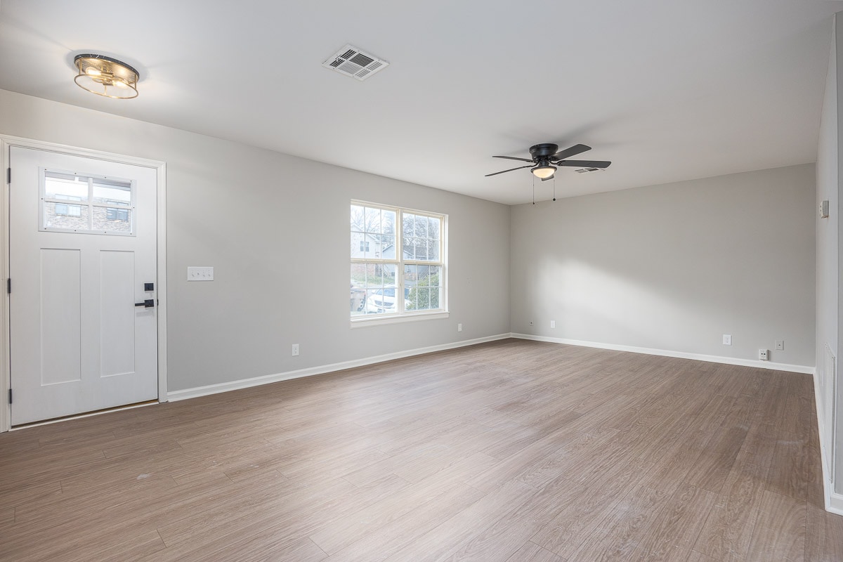 Building Photo - 3317B Niagara Dr