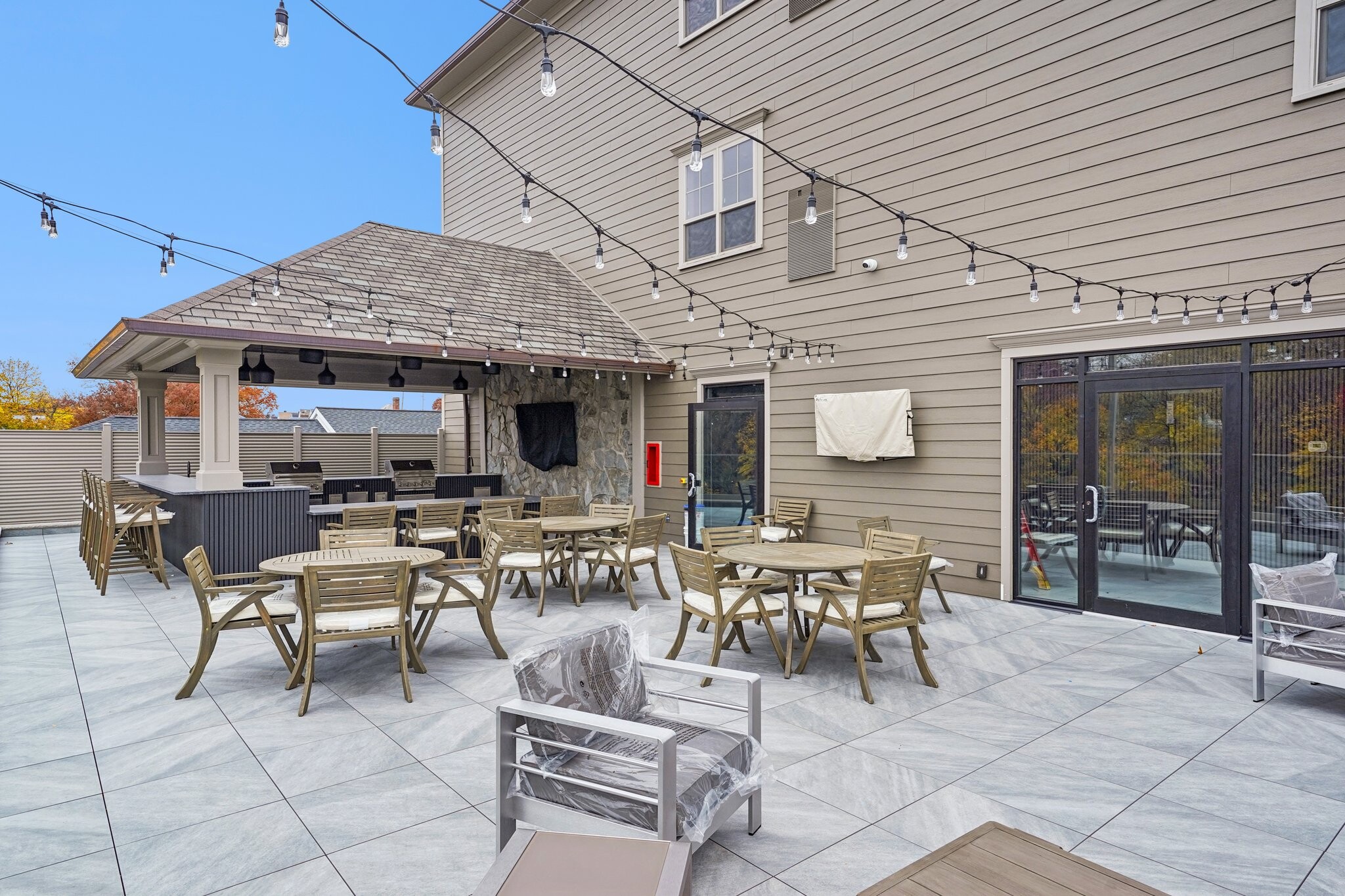 Terrace - 106 Montgomery St