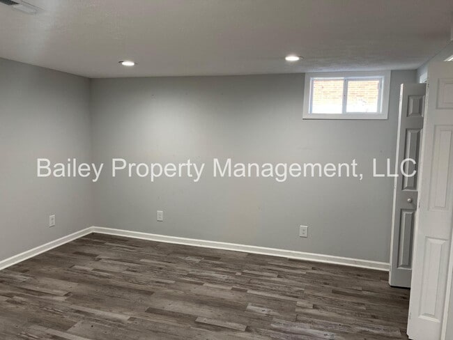 Building Photo - 5710 Barrett Ln