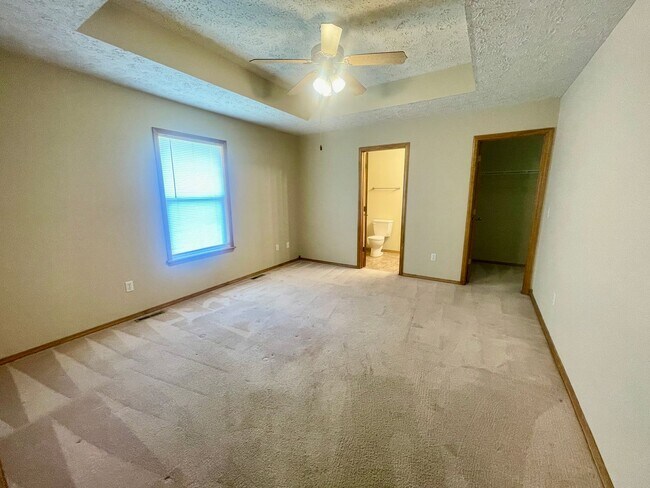 Building Photo - 6008 N 8th Ave