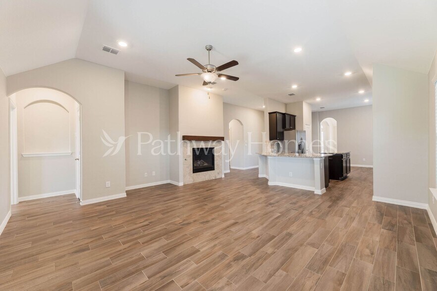 Building Photo - 1608 Adams Dr