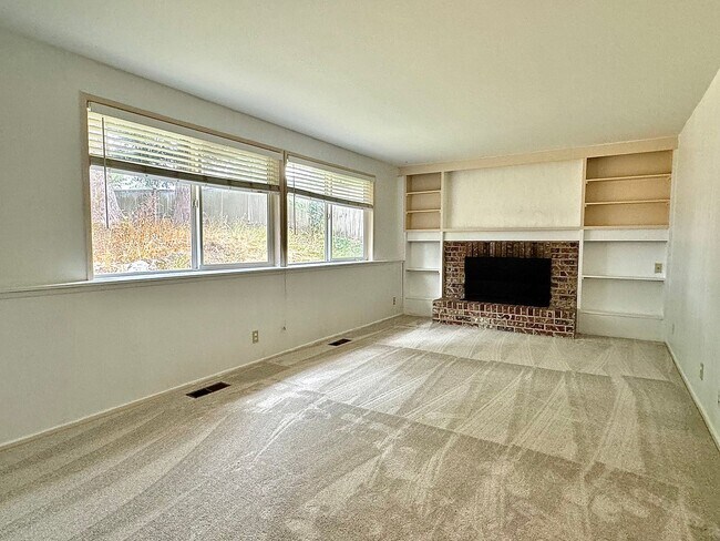 Building Photo - 14912 SE 46th Pl