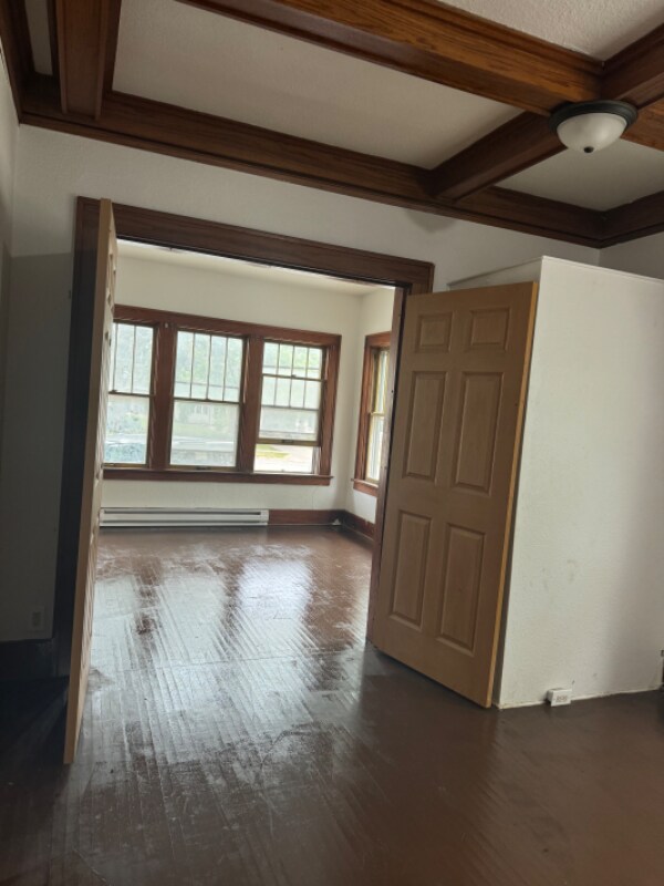 Building Photo - 811 W Main St