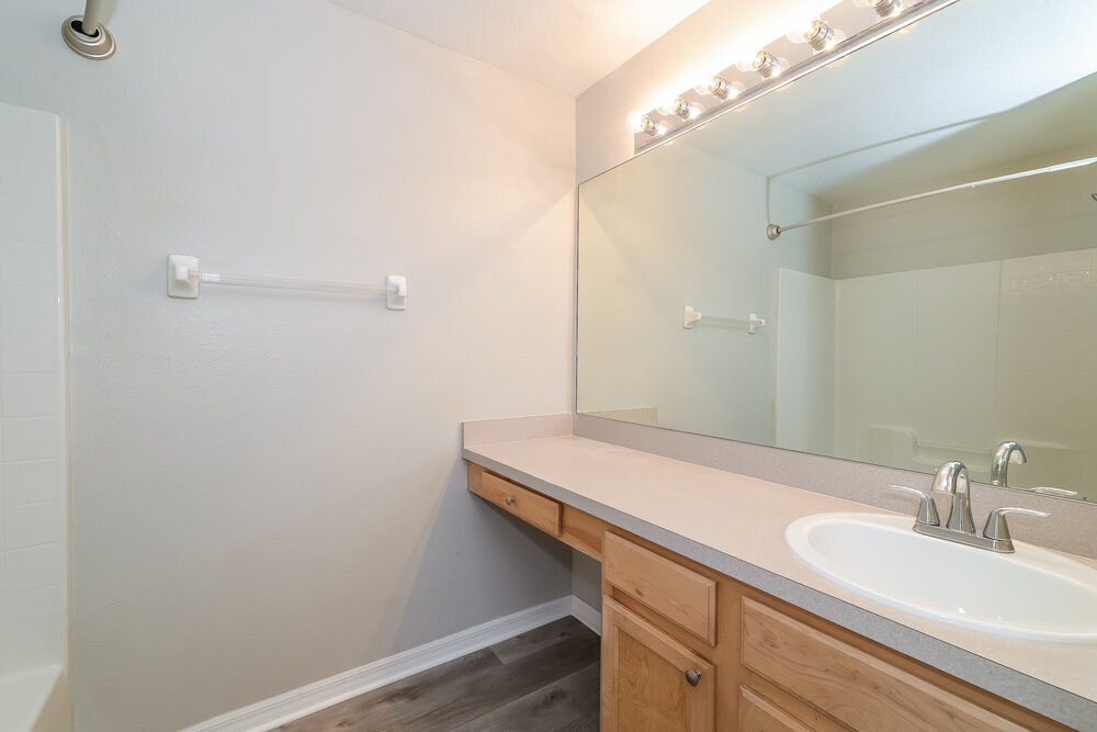 Building Photo - 1140 Chesterfield Ct