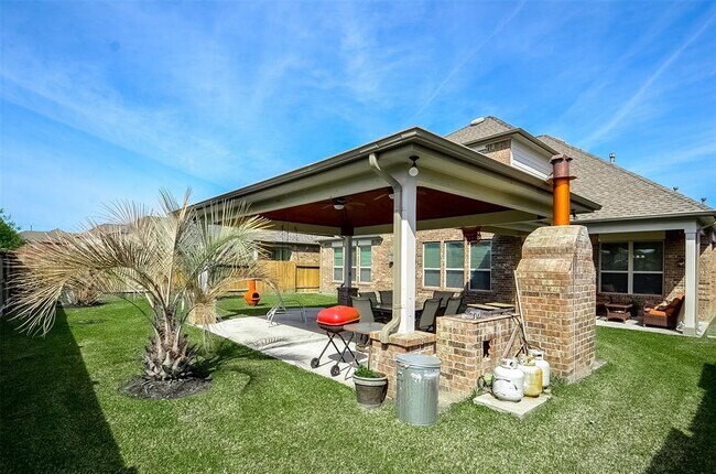 Building Photo - 25935 Foxrun Vista Dr