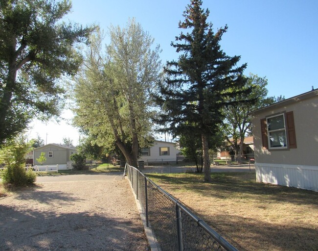 Building Photo - 4894 Eisenhower St