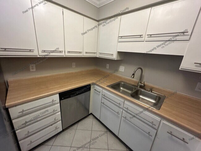 Building Photo - 5612 Hamstead Crossing