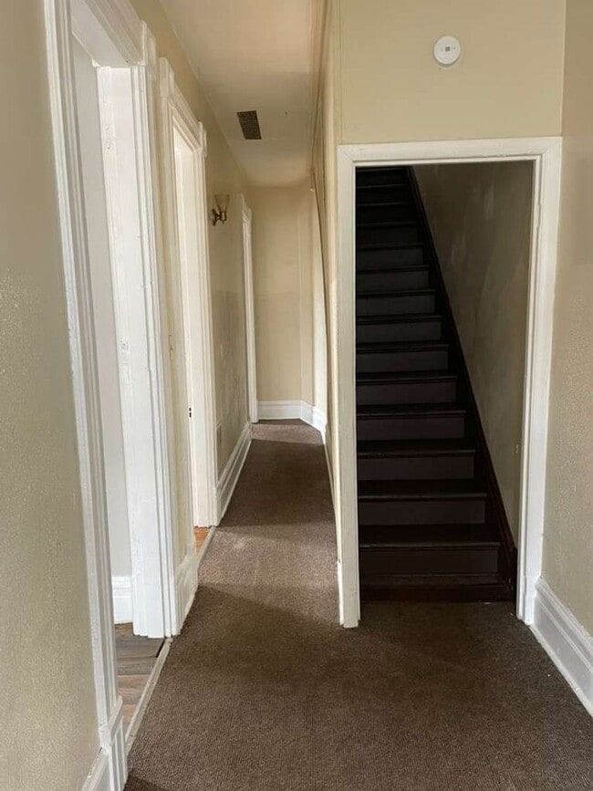 Building Photo - 436 Crawford Ave