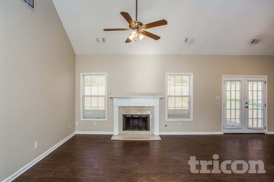 Building Photo - 4577 Garden City Dr