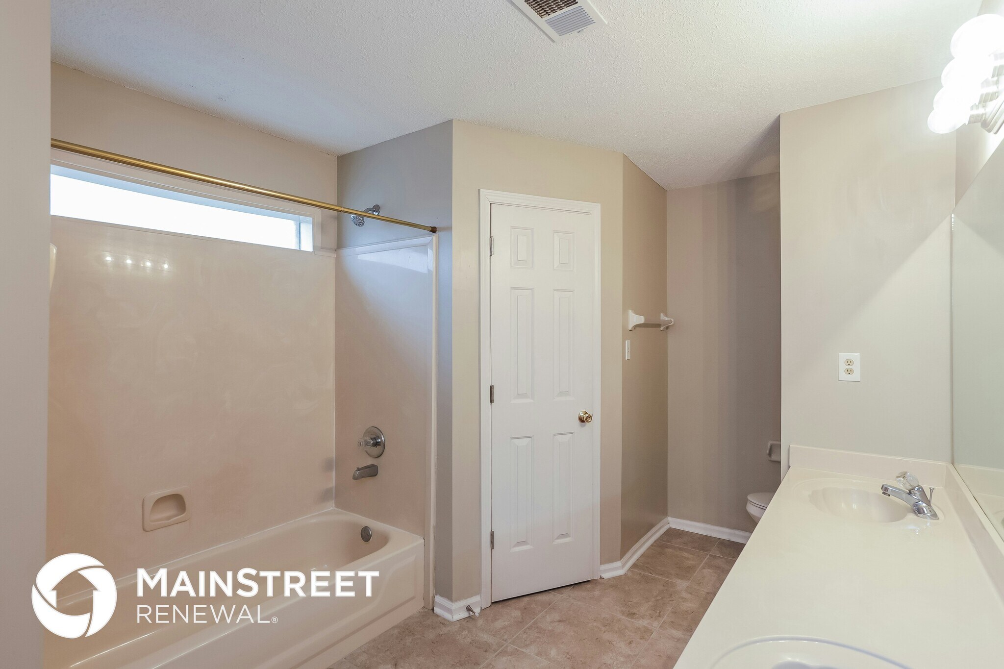 Building Photo - 6659 Ross Manor Dr