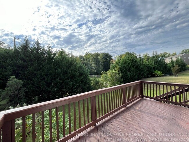 Building Photo - 385 Hawks Creek Pkwy