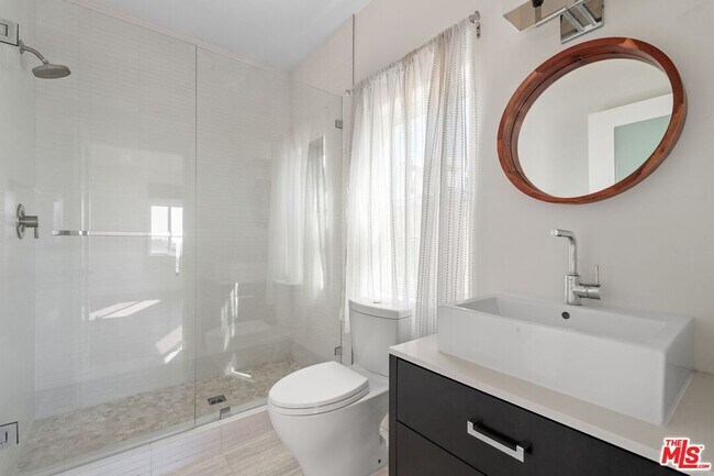 Building Photo - 1745 S Barrington Ave