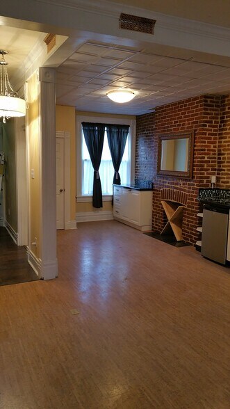 Building Photo - 212 Lehigh Ave