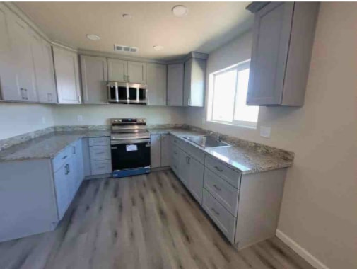 Building Photo - 106 W 12th St