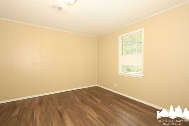 Building Photo - 158 Pickett Rd