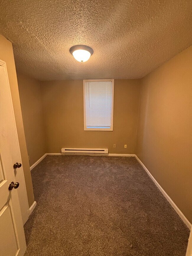 Building Photo - 880 Wilson Ave