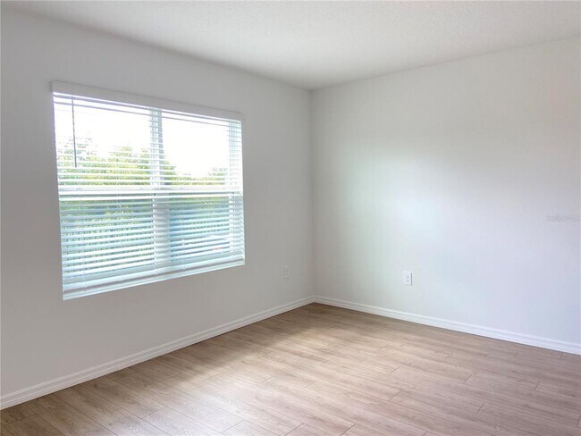 Building Photo - 32354 Weathered Oak Dr