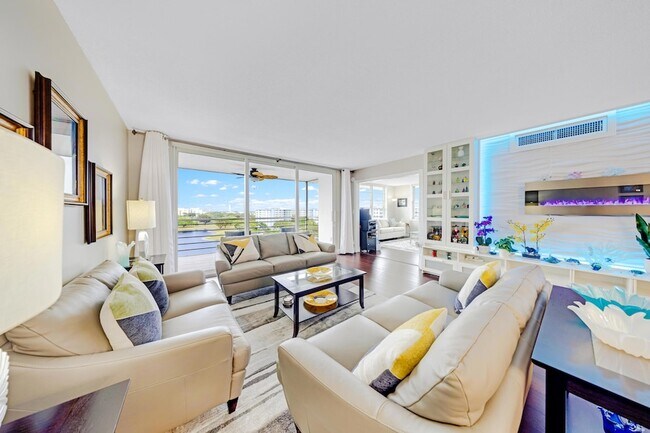 Building Photo - 3051 N Course Dr