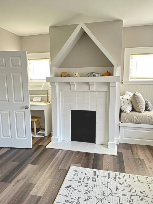 Building Photo - 1185 W 8th St