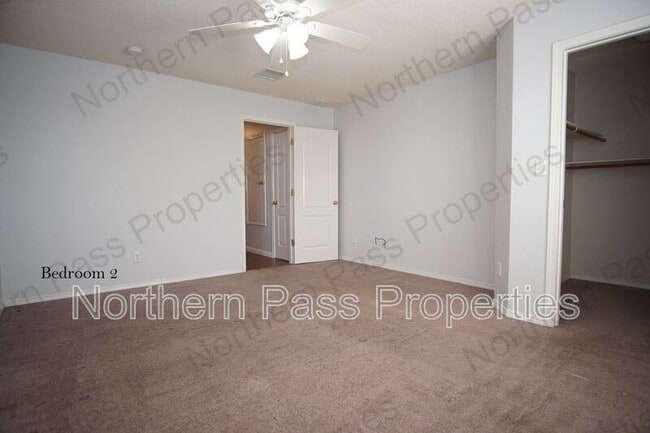 Building Photo - 3400 Blue Earth Ln