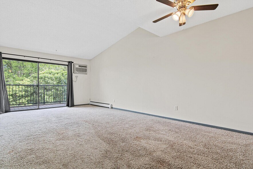 Building Photo - 1566 Millpond Ct