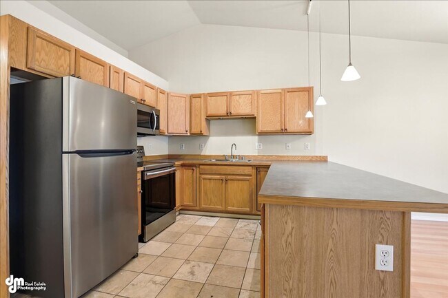 Building Photo - Charming 2BD/2BA Condo!