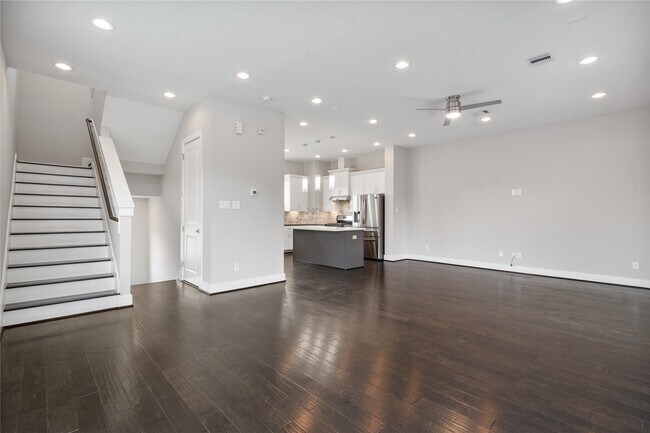 Building Photo - 2510 Tuam St