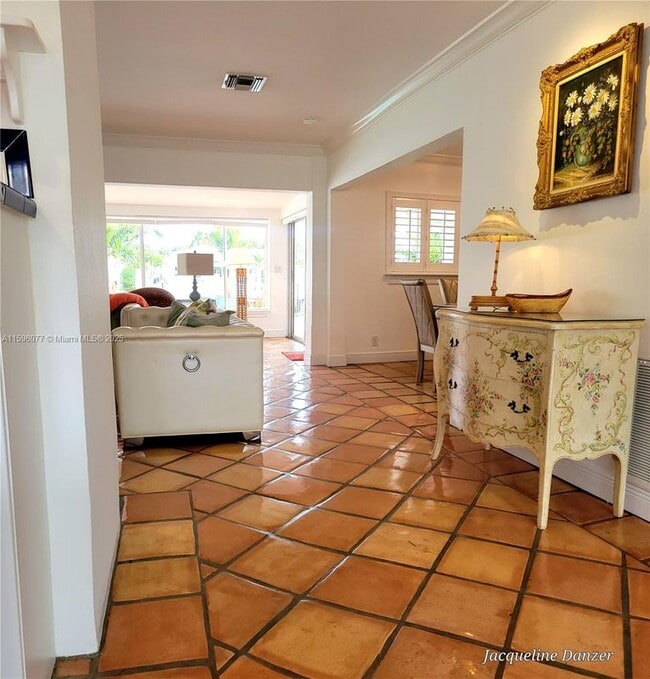 Building Photo - 2781 NE 23rd Ct