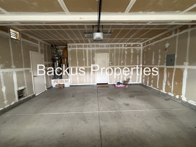 Building Photo - Great two-level home in Las Palmas II with scenic views