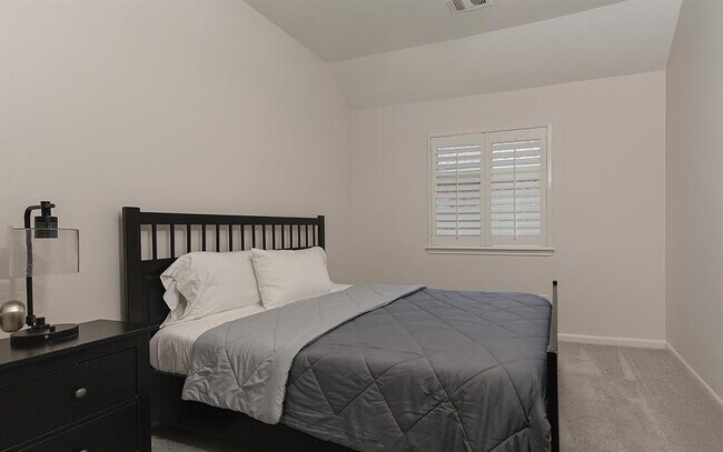 Building Photo - 26 Archer Oak Pl