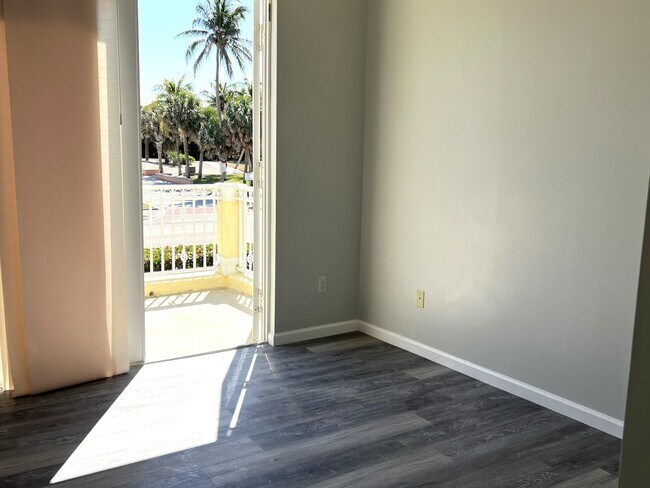 Building Photo - 2100 Mariner Bay Blvd