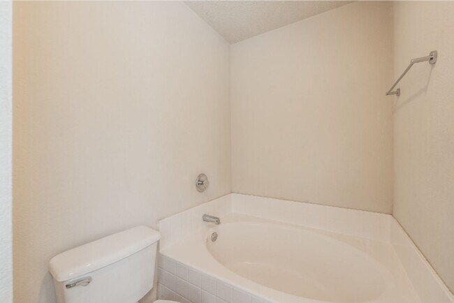 Building Photo - 10325 Bear Hollow Dr