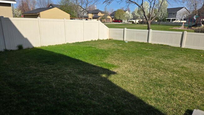Building Photo - 4686 W Steeplechase Dr