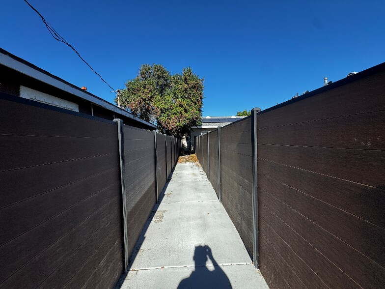 Building Photo - 276 E 2nd St