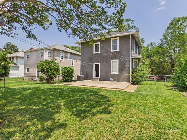 Building Photo - 3302 Garland Ave