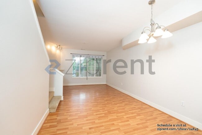 Building Photo - 18211 NE 95th Way