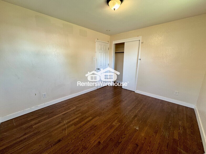 Building Photo - 1245 Iola St