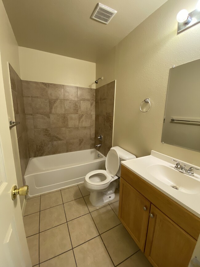 Bathroom - 8495 Roseway Dr