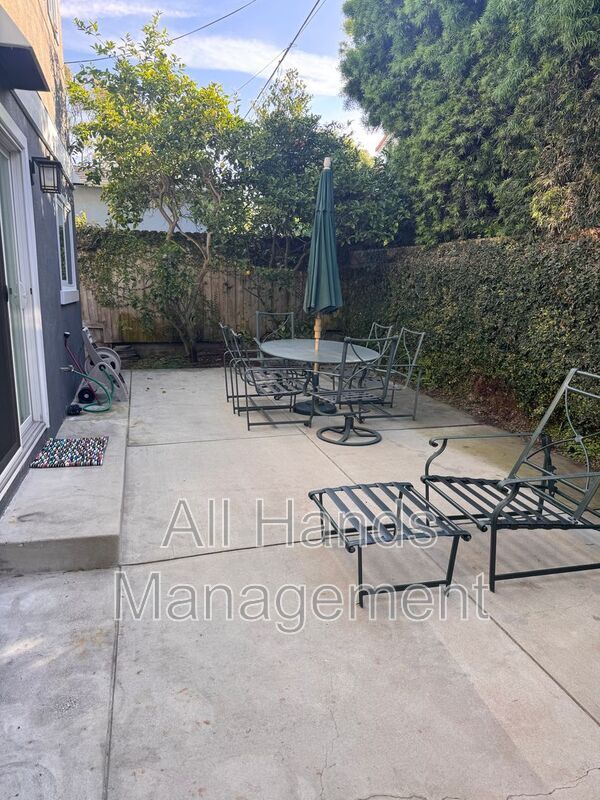 Building Photo - 516 Francisco St